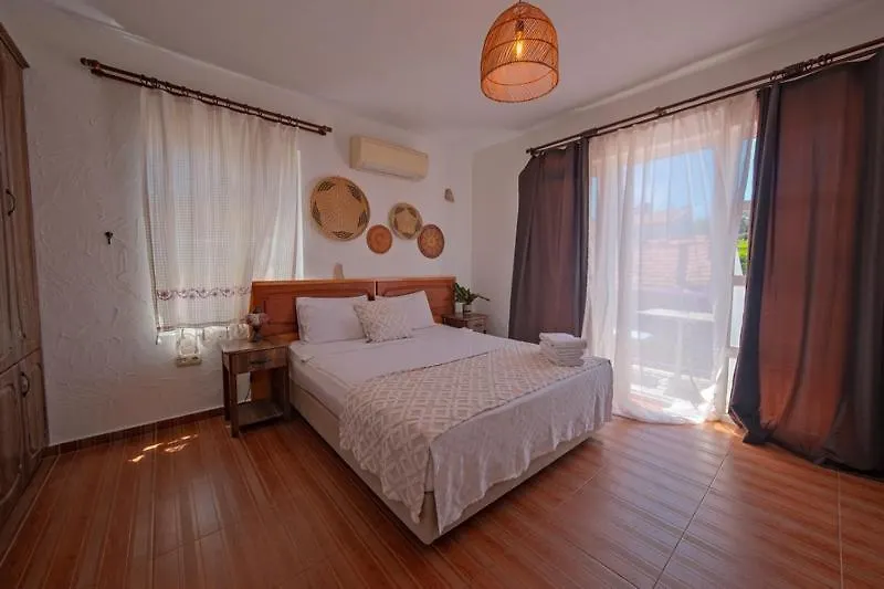 Mor Salkım Konağı Otel Alaçatı