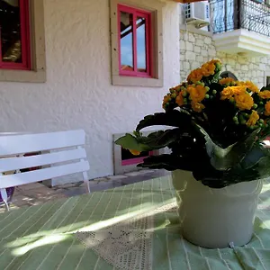  Oda ve Kahvaltı Aladam