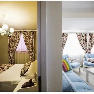 2* Otel The White
