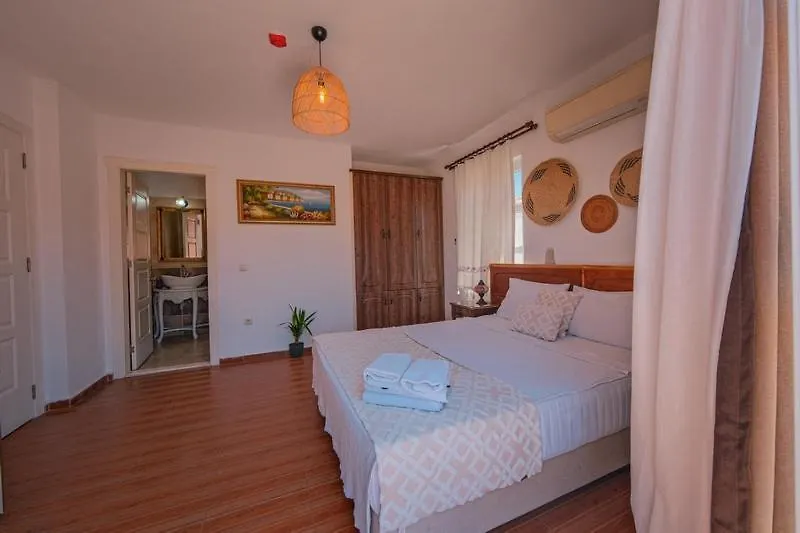 Mor Salkim Konagi Hotell Alaçatı