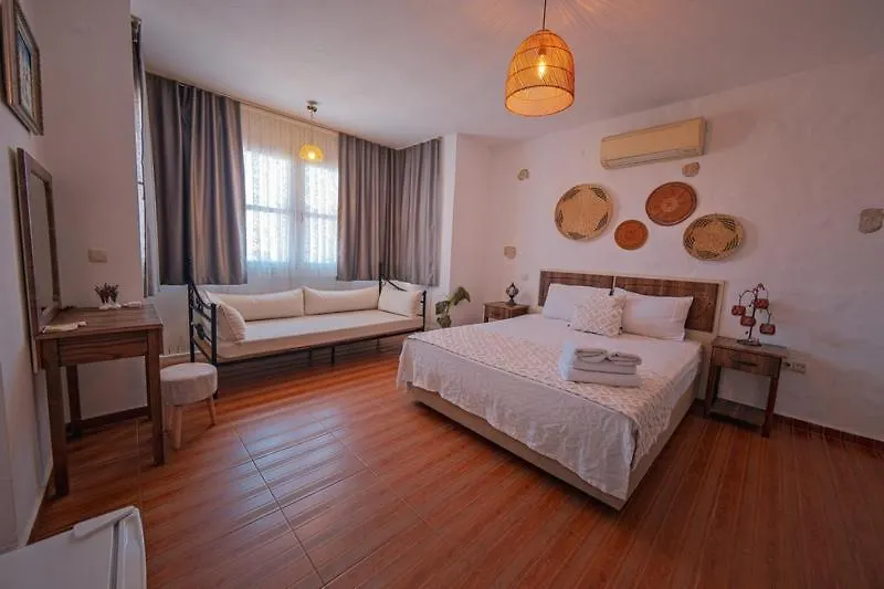 Mor Salkim Konagi Hotell Alaçatı