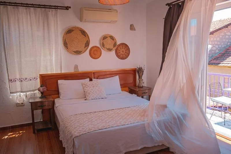 Mor Salkim Konagi Hotell Alaçatı